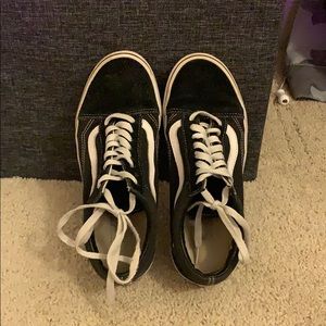 black vans with white stripe